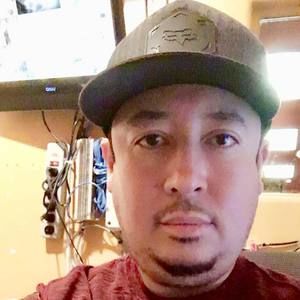 Meet your Posher, Ernesto